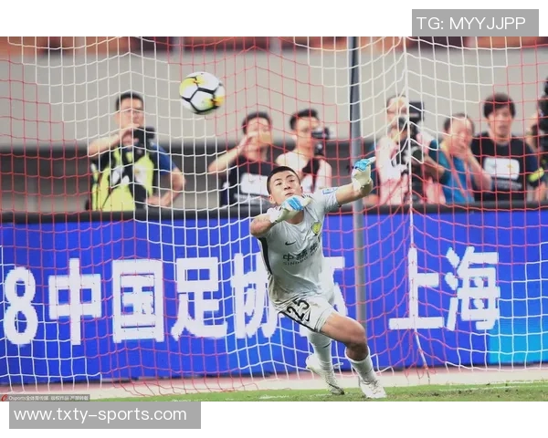 郭全博神勇表现连扑两球令对手外援无奈抱头痛惜展现门将绝技