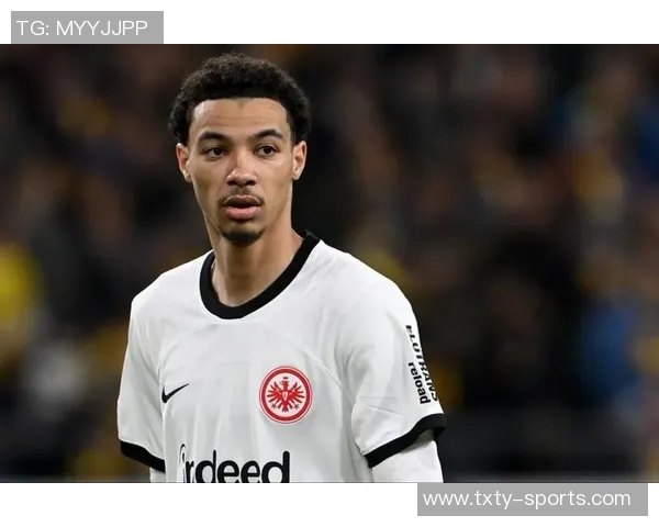 埃基蒂克身披法国队9号球衣有望首发出战引发热议