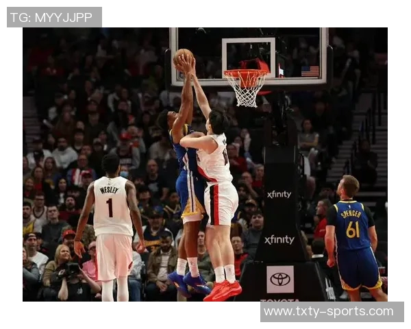 开拓者半场领先勇士16分杨瀚森表现平平库里贡献11分3篮板3助攻 开拓者半场领先勇士16分杨瀚森表现平平库里贡献11分3篮板3助攻