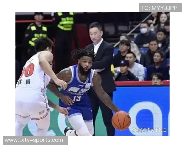 鲍威尔全力以赴15投9中斩获24分并贡献3篮板4助攻4抢断表现出色